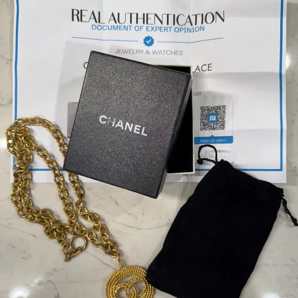 Vintage Chanel CC Medallion Sautoir gold-plated medallion necklace